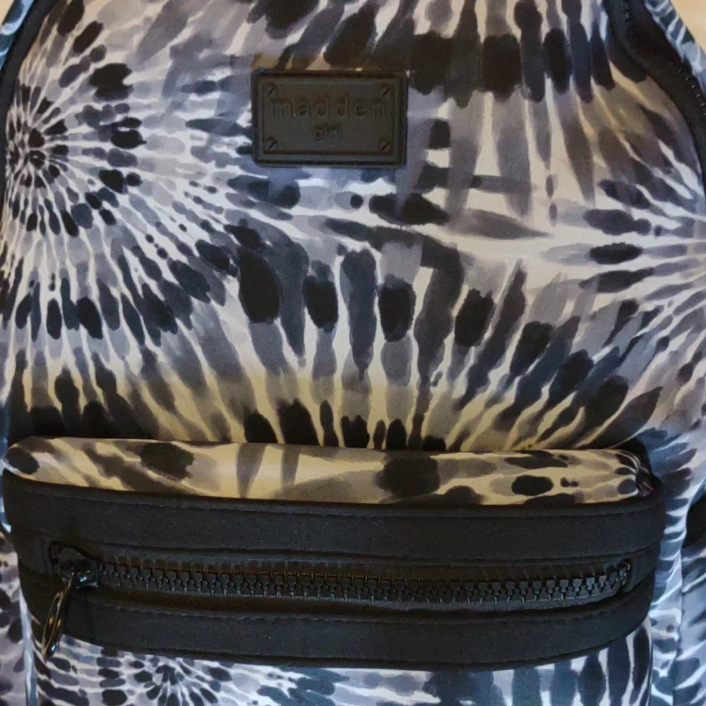 🙀MADDEN GIRL Neoprene Blue Tie Dyed Backpack